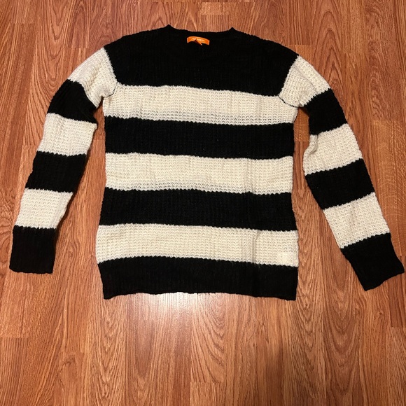Joe Fresh Sweater - Picture 1 of 3